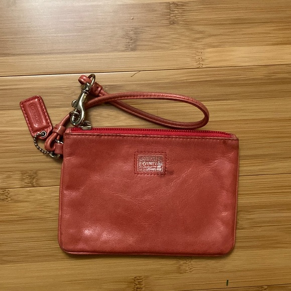 Coach Poppy wristlet - Picture 1 of 3